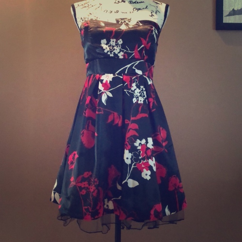 Charlotte Russe strapless homecoming/party dress